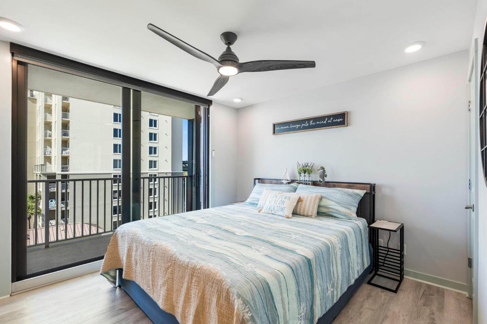Apartment Edgewater Windward 508 - Newly Renovated Corner Condominium!