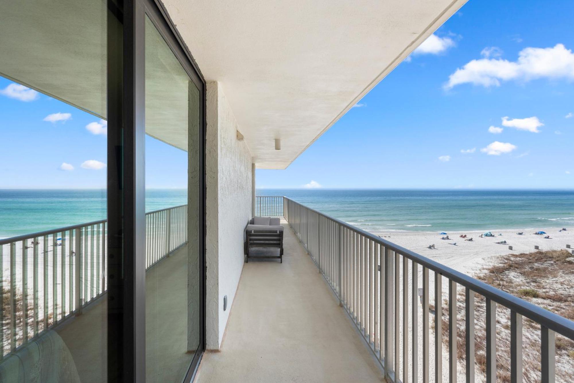 Apartment Edgewater Windward 508 - Newly Renovated Corner Condominium! *