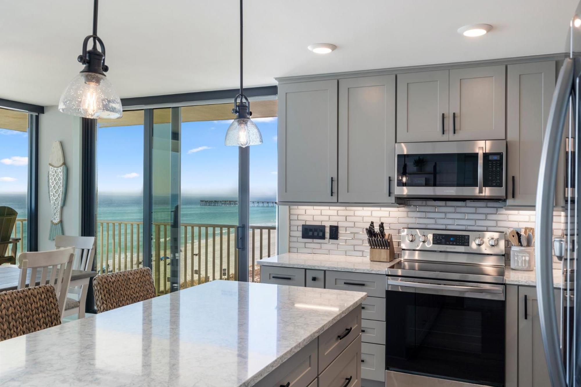 Edgewater Windward 508 - Newly Renovated Corner Condominium! Apartment *